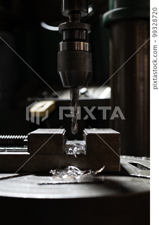 Drilling with drilling machine 99328720