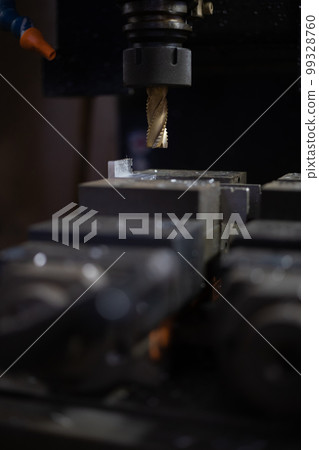 用加工中心切割 用加工中心切割 99328760