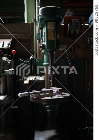 Drilling with drilling machine Drilling with drilling machine 99328769