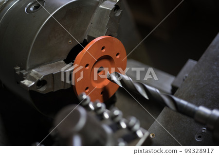Drilling with a lathe Drilling with a lathe 99328917