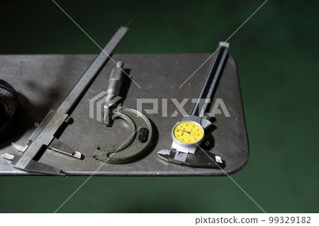 Measuring instruments used in parts processing 99329182