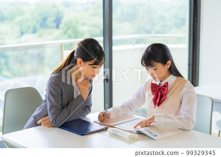 Junior high school student to study Junior high school student to study 99329345