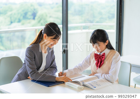 Junior high school student to study Junior high school student to study 99329347