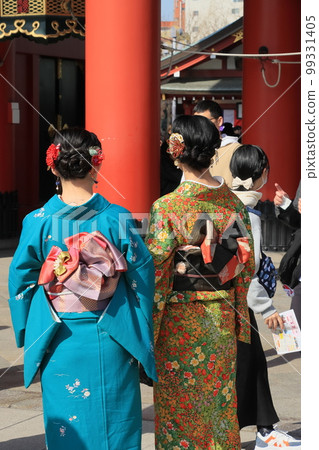 Tourists dressed in kimono Rental kimono Japanese clothes Rental kimonos at sightseeing spots Tourists dressed in kimono Rental kimono Japanese clothes Rental kimonos at sightseeing spots 99331405