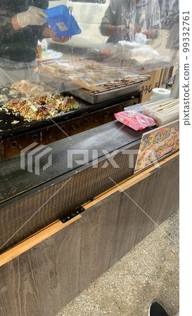 Festival okonomiyaki 99332761