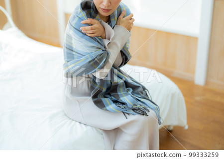 臥室裡的女人》 99333259
