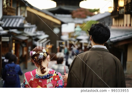 Kyoto Yasaka Pagoda and Kimono 99333955