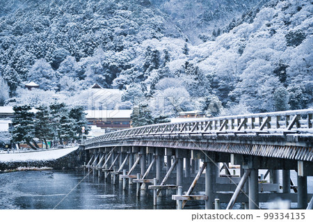 嵐山在冬天 99334135