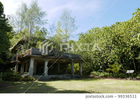 Peleliu (or Beliliou) is an island in the island nation of Palau. Peleliu, along with two small islands to its northeast, forms one of the sixteen states of Palau. The island is notable as the locatio Peleliu (or Beliliou) is an island in the island nation of Palau. Peleliu, along with two small islands to its northeast, forms one of the sixteen states of Palau. The island is notable as the locatio 99336511