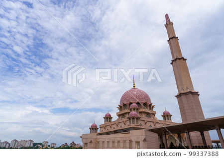 Pink Mosque (Masjid Putra) and blue sky in Malaysia 99337388