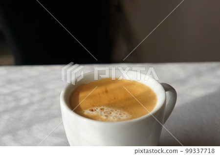 窗邊的咖啡 窗邊的咖啡 99337718