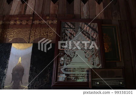 antique shop display 99338101