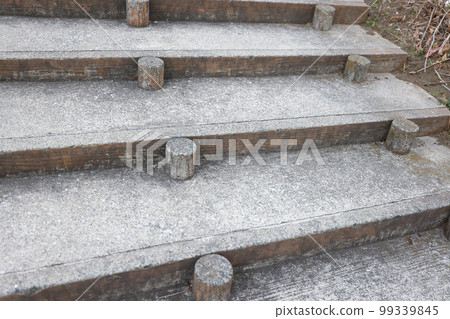 石階人行道的雜感 99339845