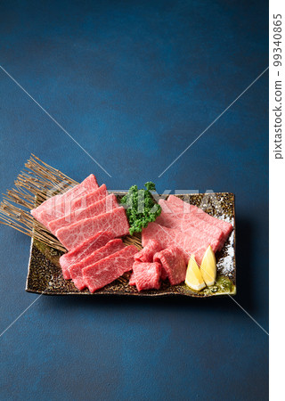 日本和牛烤肉的大理石紋和瘦肉 99340865