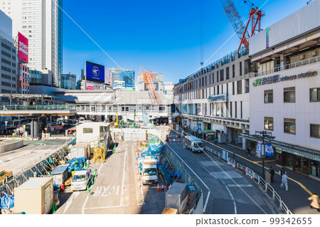 Around Shibuya Station, where redevelopment is underway *Taken in February 2023 Around Shibuya Station, where redevelopment is underway *Taken in February 2023 99342655
