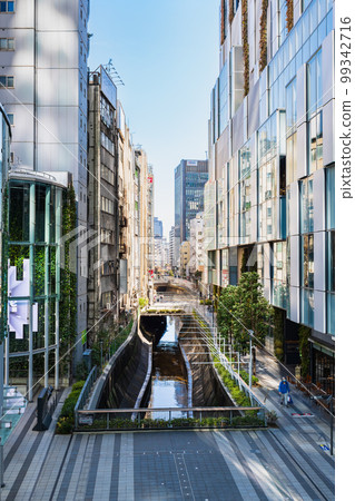 Image of urban scenery and valleys between buildings Shibuya Image of urban scenery and valleys between buildings Shibuya 99342716