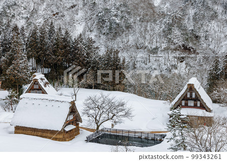 五箇山菅沼合掌造村雪景 五箇山菅沼合掌造村雪景 99343261