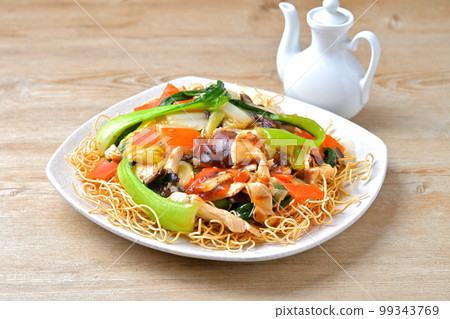 "Kata yakisoba" with red bean paste. Plenty of vegetables. 99343769