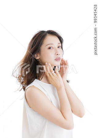 Beautiful woman 99345428