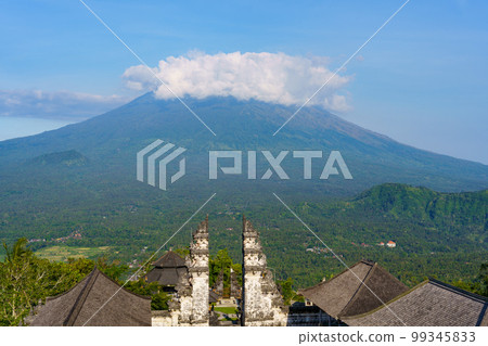 Lempuyang Temple (Panatharan Agung Temple) "Gate of Heaven" and Mount Agung Lempuyang Temple (Panatharan Agung Temple) "Gate of Heaven" and Mount Agung 99345833