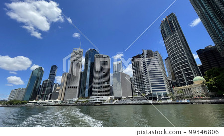 Big city Brisbane in summer, sunny weather 99346806