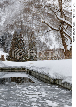 五箇山菅沼合掌造村雪景 五箇山菅沼合掌造村雪景 99348128