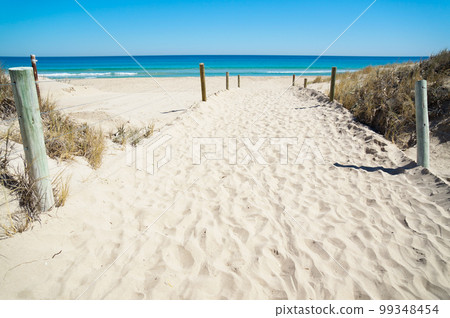 The road to the beautiful waters of Western Australia The road to the beautiful waters of Western Australia 99348454