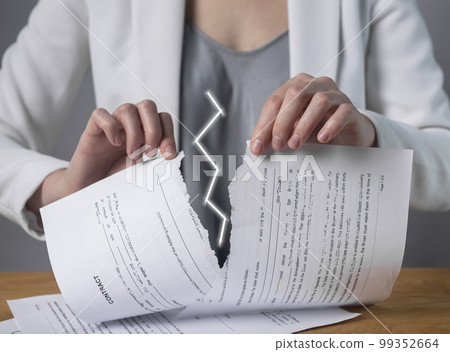 Torn contract in hands. Deal cancel. Sanctions, agreement conditions and terms violation consequences. Cooperation termination. Refusal to renew agreement. 99352664