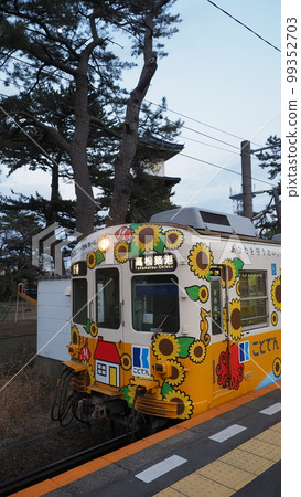 Kotoden in the evening Kotoden in the evening 99352703