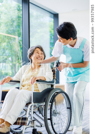 長照機構的老人和工作人員拍攝合作“LINK FOREST” 99357985