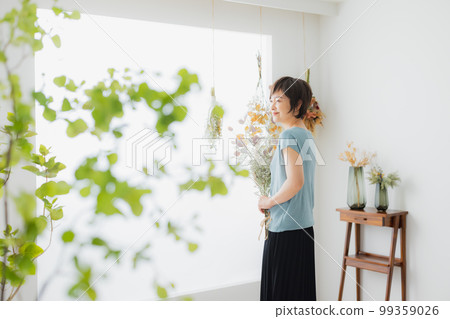 中年女性生活方式 中年女性生活方式 99359026