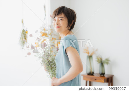 中年女性生活方式 99359027