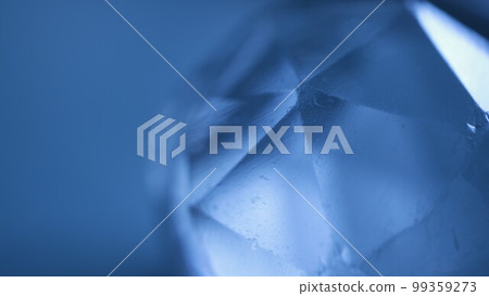 清晰簡潔材質多邊形球體藍色深色玻璃 清晰簡潔材質多邊形球體藍色深色玻璃 99359273