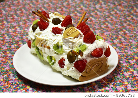 Tea party strawberry and kiwi handmade cake Tea party strawberry and kiwi handmade cake 99363758