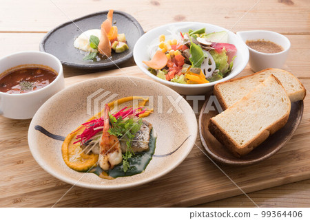 菜單照片、午餐、晚餐、甜點 菜單照片、午餐、晚餐、甜點 99364406