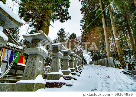 被白雪覆蓋的雲邊寺：展現在眼前的動人景象 99364989