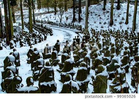 被白雪覆蓋的雲邊寺：展現在眼前的動人景象 99365026