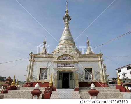Silver Pagoda in Kalaw, Myanmar 99367183