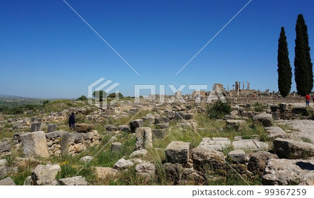 從住宅區看到的國會大廈 [摩洛哥 Volubilis] 99367259