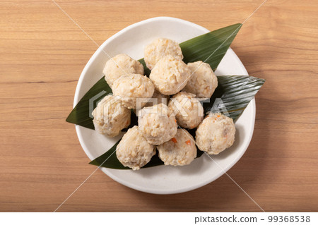 Chicken burdock dumpling, chicken burdock fishball 99368538