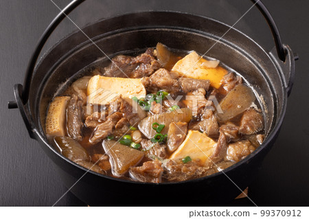 牛筋炒飯配燉牛筋和烤豆腐 99370912