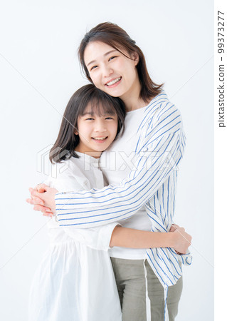 Parent and child hug affection 99373277