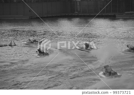 轉船黑白照片 99373721