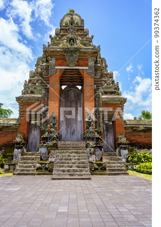 Main gate of World Heritage Taman Ayun Temple (Bali, Indonesia) 99374362