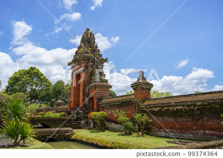 Main gate of World Heritage Taman Ayun Temple (Bali, Indonesia) 99374364