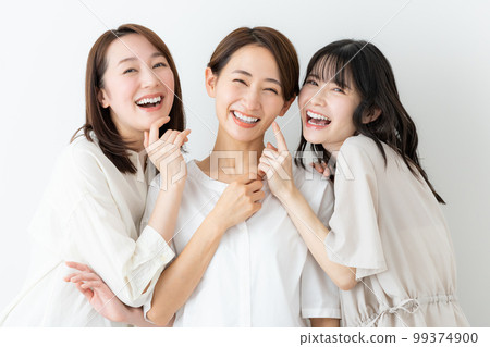 Middle-aged female beauty 99374900