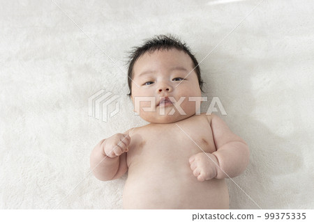 裸娃上半身（0歲2個月男孩日本人） 99375335