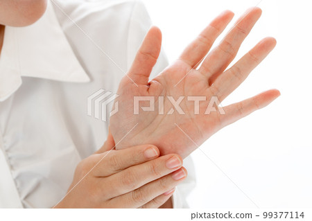 日本女人的手 日本女人的手 99377114