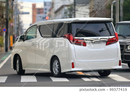 white minivan white minivan 99377419