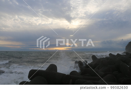 Sea Sea 99382630